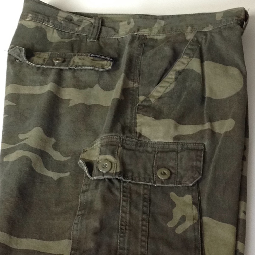 Burnside Camo Print Traveler Cargo Shorts Size 40